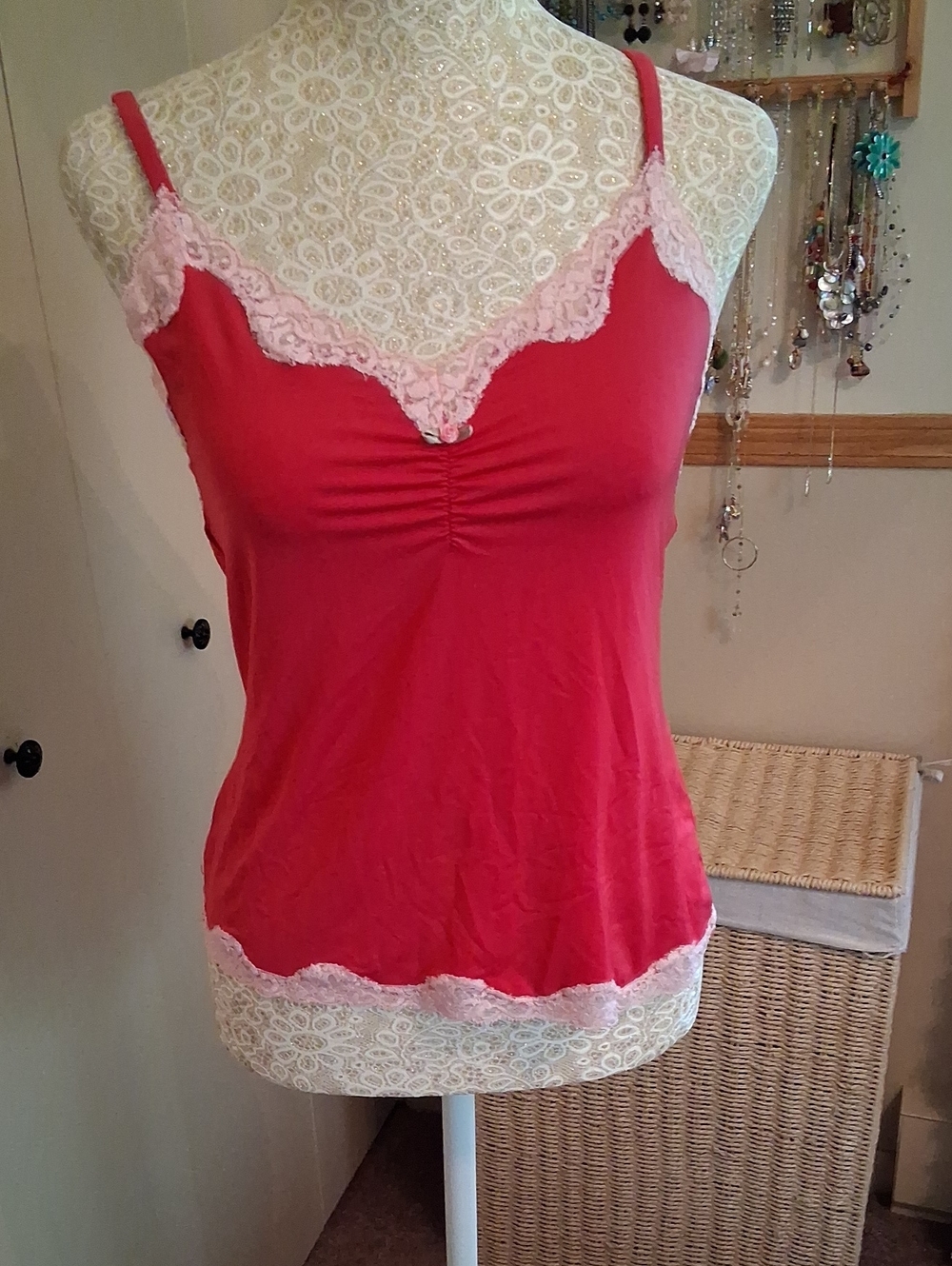 Warners Pink Lace Trim Camosole. Size Large. Worn Once